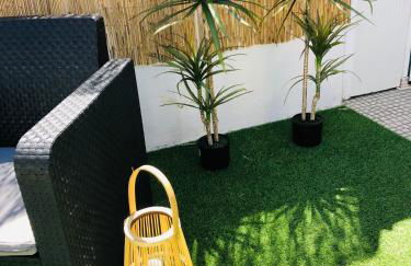 City Break-Quiet House with Private Patio - Foto 2