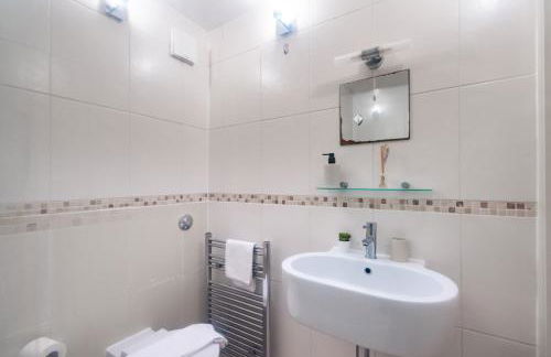 Bright and Spacious 3BDR Loft by Tooting Broadway - Photo 22