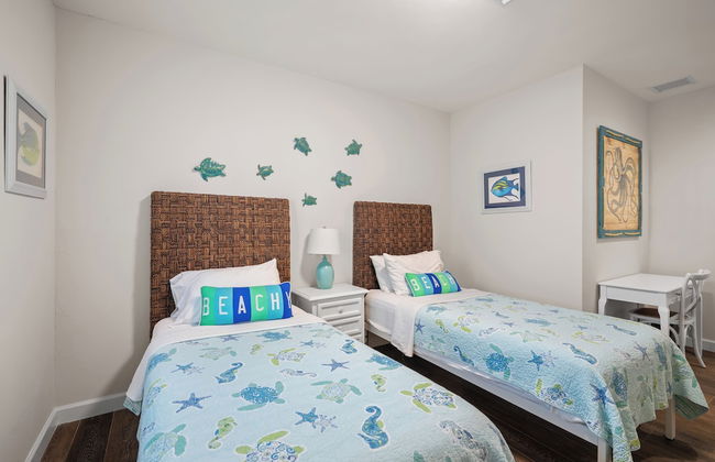 Sardinia Vacation Rental: Delightful Coastal Home near Vanderbilt Beach. Relax in a Private Pool and Spacious 4-BR Retreat with Modern Amenities. Ideal for Families. Minutes from Mercato and Local Attractions - Foto 6