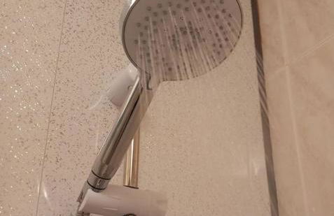 Springfield Apartment - Train to Glasgow or Edinburgh - Private Parking & Wifi - Photo 16