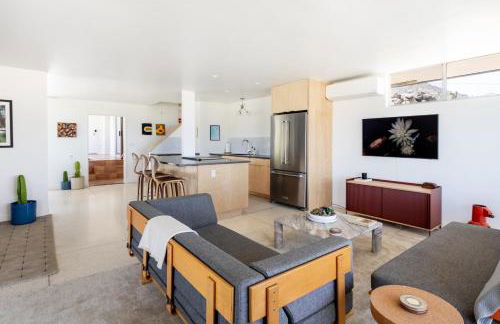 Casa Rocosa I Midcentury Home on 5 Private Acres Near Park - Foto 35