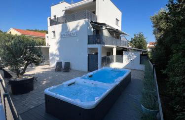 Apartmani Kumenat - Photo 1