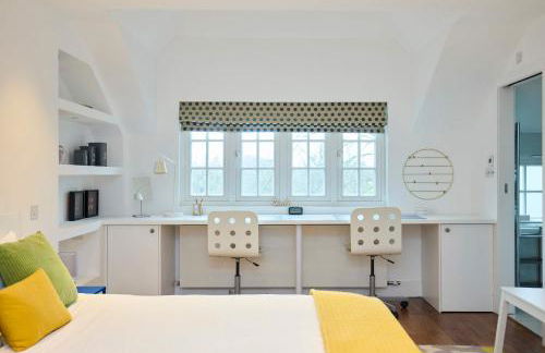 The Clapham Crib - Spacious 4BDR House with Patio - Photo 69