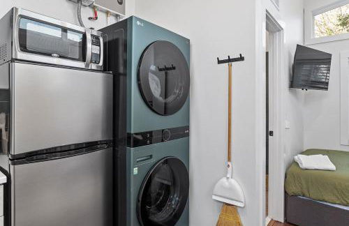 The Acorn - Tiny House in HISTORIC OAKWOOD - Foto 10