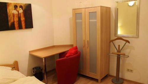 BudgetRooms - souterrain-private rooms & kitchen - Foto 4