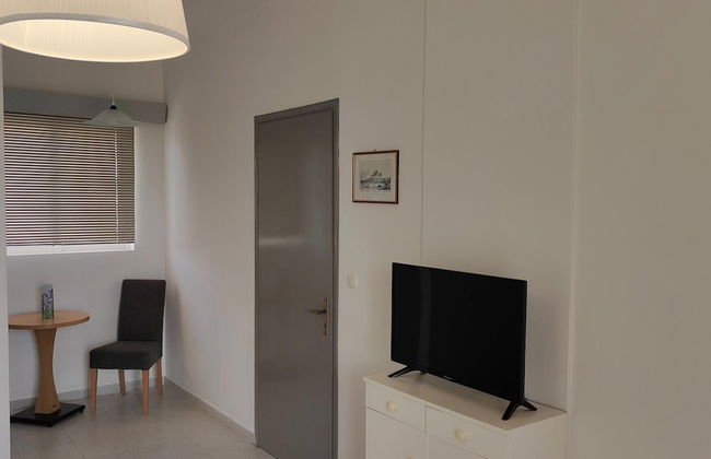 Lefteris Spacious APT Near Ialysos Beach - Foto 16