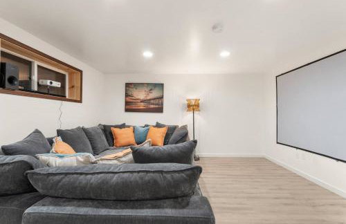 Riverfront w Cedar Hottub, Sauna, Movie Theatre - Photo 40