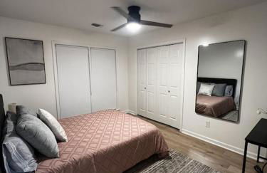 Spacious & Cozy - Close to Fort Moore - Pool Table - Foto 8