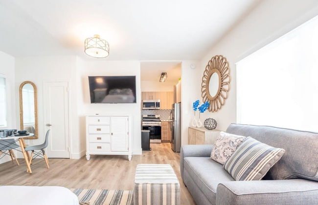 Studio 6min Walking to Miami Beach Pool Kitchen - Photo 2