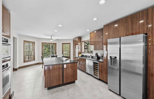 Porch Paradise by Avantstay New Pool, Firepit - Foto 16