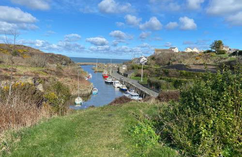 Converted chapel - Sant Pedr Newydd with sea views from garden - Photo 26