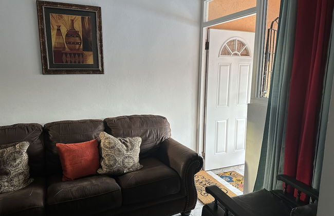 Remarkable 1-bed Apartment in Montego Bay - Photo 9