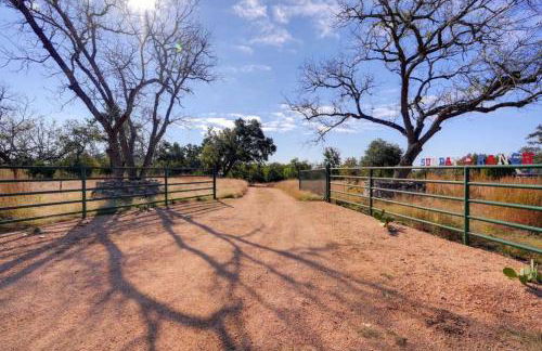Hill Country Cabin with hot tub and dog friendly - Foto 54