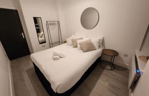 SuperValue Suite 6 - Fast WiFi, Hotel Linen, Keyless Entry, City only 10 Mins - BY PROPERTY PROMISE - Foto 18