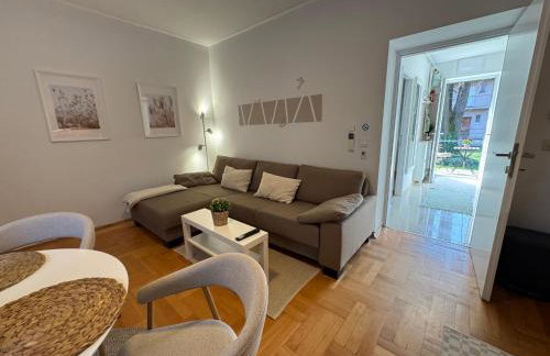 Prince Apartment Zagreb with Terrace - Photo 13