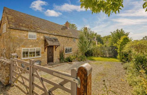 Rosalie Cottage - Photo 1