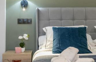 Nice new duplex in front of Palacio VistaAlegre - Photo 13