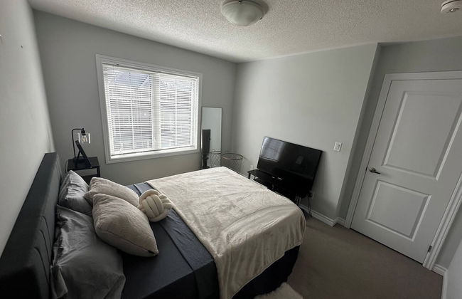 Cozy Whitby Retreat - 2 Bedroom Private House - Foto 7