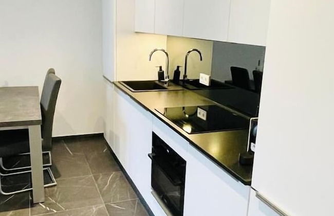 Luxury Flat with Parking & Large Terrace - Foto 4