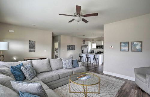 Scenic Mtn Retreat with Wooded Backyard and Fire Pit! - Foto 2