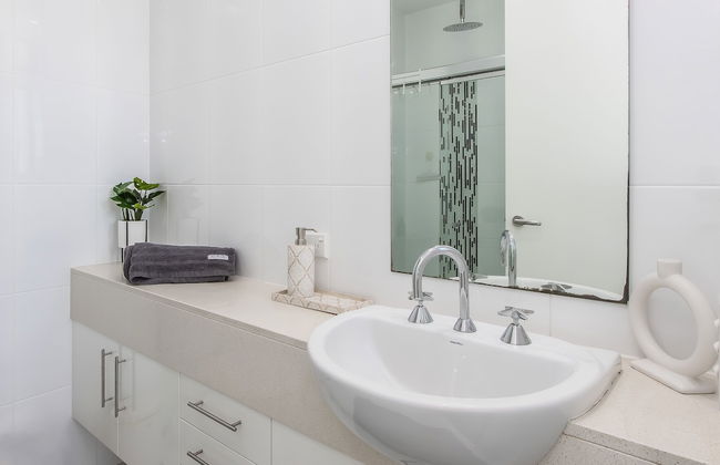 Mermaid Beach Luxury Penthouse - Photo 41