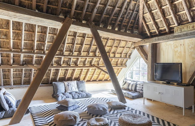 Luxuriously Restored Farmhouse With Trendy Interior Close to sea and Forest - Foto 73