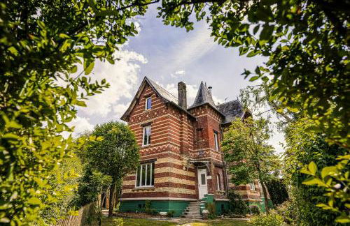 Belle Époque Villa With Hot Tub In Forges-Les-Eaux - Foto 1