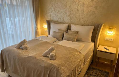 La Luna Royal Deluxe Luxury House with Pool & Jacuzzi, Bikes and Secured Parking - Photo 67