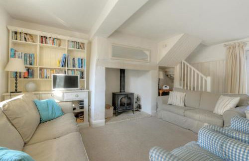 Charm Cottage - Photo 6