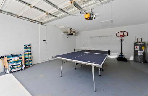 Relaxing 3BR Heated Pool & Hot Tub Retreat - Foto 42