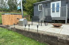 Cosy Hut Immersed in Nature with Private Hot Tub - Foto 22