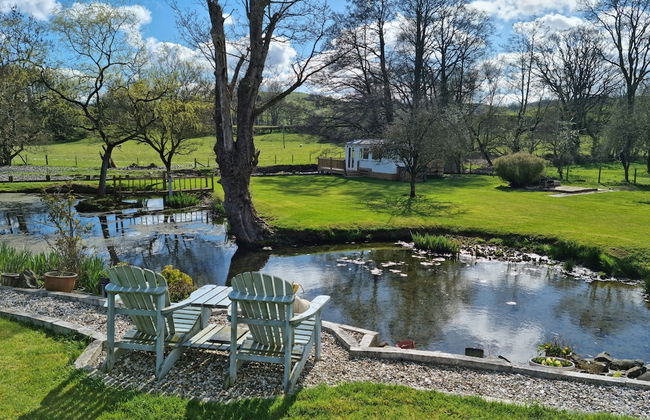 Shropshire - Riverside - Cabin - Sleeps 2 - Hottub - Foto 25