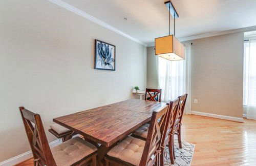 Modern 3BR Townhome | 3 Mi to Dulles and Reston TC - Foto 6