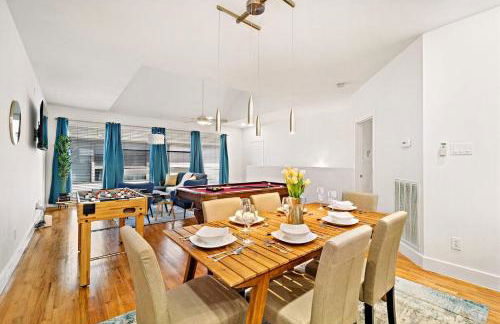 Houston Getaway by Downtown Pool Table Pets - Photo 4