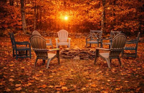 Bear House Catskills Cabin- Private Pool, Pond, Hot Tub, Dog-Friendly Sleeps 9 Adults - Foto 32