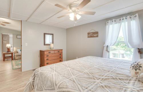 Lake Sinclair Escape Screened Porch, Modern Style - Foto 11