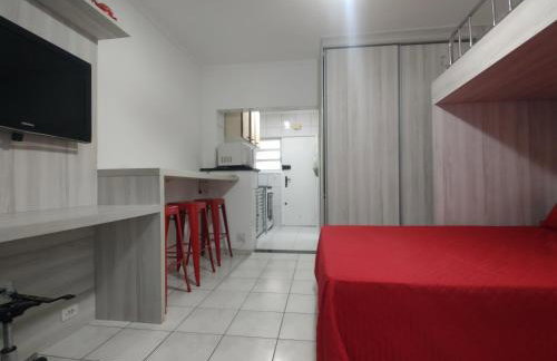 Studio completo frente à Praia do Gonzaga ( Pé na Areia ) - Foto 2