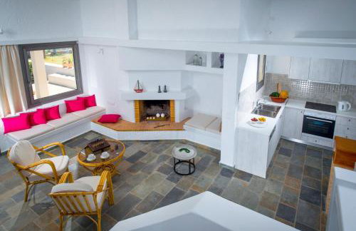 Almyra Seaside Villa with Private Pool - Sleeps 9 - Photo 11