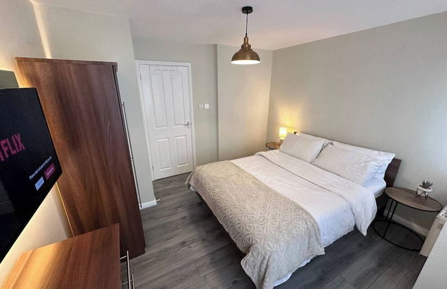 2br-sleeps4-freeparking-wifi-smarttvs - Foto 1