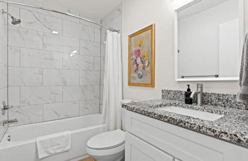 Spacious 2BR Flat, King Bed, Downtown Mt Clemens - Foto 14