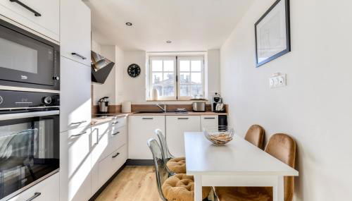 Le 11 JACUZZI avec Terrasses Clim Netflix Parking - Foto 4, stove, dishwasher, pet friendly, minibar