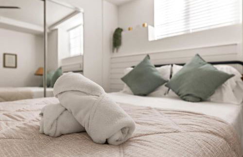 Echo Park Spacious Two-Bedroom Apartment with Private Yard and Parking - Foto 13