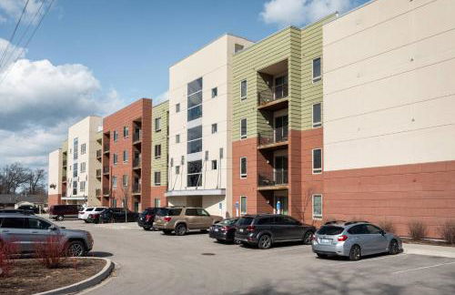 TC Sweet Pea - 2-Bedroom Condo Near Downtown TC! - Photo 10