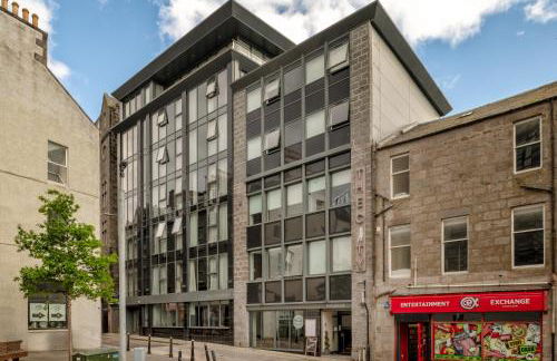 Central comfort and explore nearby cafes - Photo 15