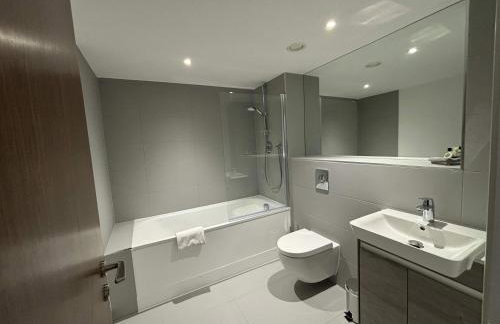 Luxury 2 bed Apartment Bracknell - Foto 30
