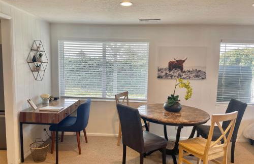 City light views getaway close to top ski resorts - Foto 12