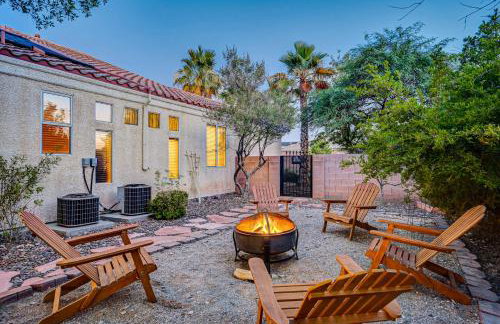 Luxury 6 BR Home Large Pool & Spa with Grassy Yard - Photo 36