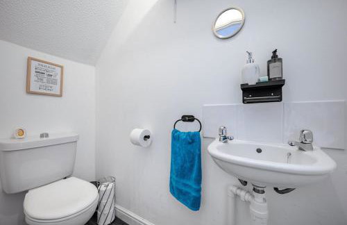 Cozy 2-Bed Home in Middleton - Foto 8