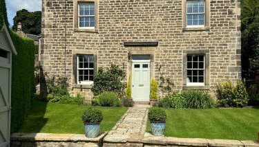 Garden annexe in Hathersage centre with parking - Foto 1
