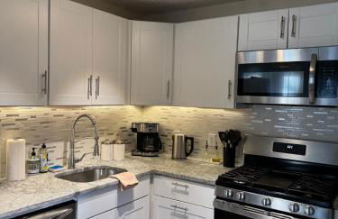 Poconos Chalet -Kayaks- HotTub-Karaoke-Lake - Foto 18